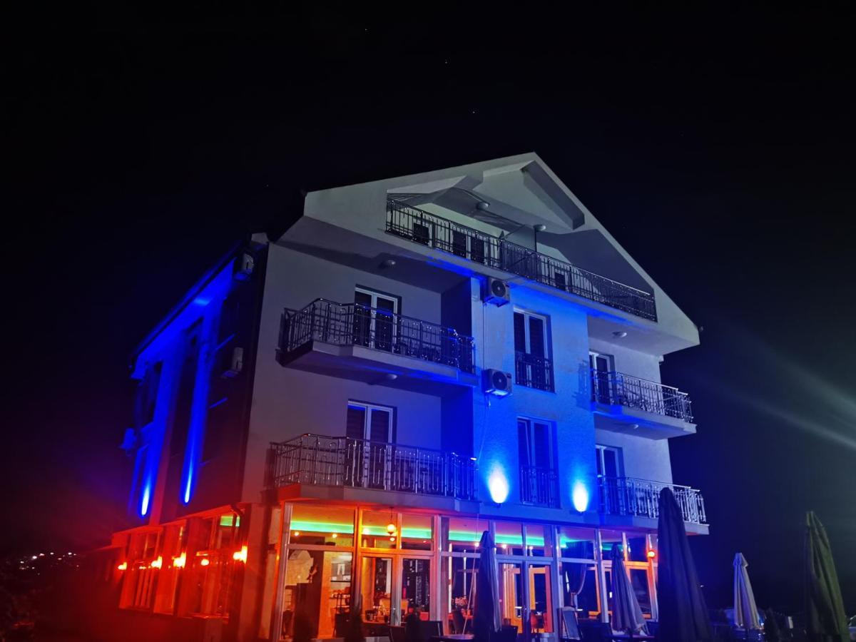Sunrise Hotel & Camping Struga Extérieur photo